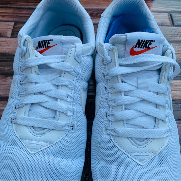 (EOS) - Picture 6 of 16